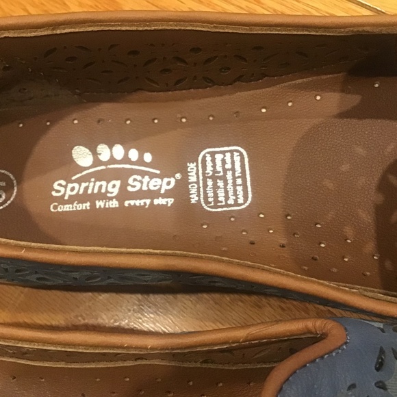 Shoes - Picture 4 of 6